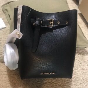 Micheal Kors EMILIA Small Bucket Crossbody-BLACK